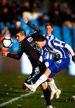 SønderjyskEs Anders Egholm og Esbjergs Jesper Lange (th), fanget i en af gårsdagens dueller. Esbjerg har Superligaens mest internationale trup, men det er få af de udenlandske indkøb, der er på banen. Foto: Andreas Szlavik/Polfoto 