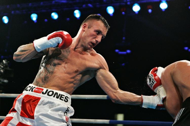 Mikkel Kessler i kamp mod tyske Dimitri Sartison. Arkivfoto. 