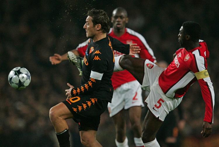 Francesco Totti har, ligesom en stribe af Romas andre spillere, skadesproblemer. Anføreren bliver dog efter alt at dømme klar til returopgøret i Champions League mod Arsenal. Arkivfoto. 