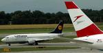 Det er lovligt at have tennisketchere med op i fly i EU, ifølge EU-domstolen. 