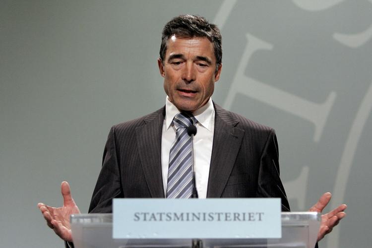 Fogh var ekstra tavs på dagens pressemøde i Spejlsalen. 