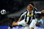 Christian Poulsen sidder på bænken for Juventus. Arkivfoto. 