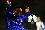 Essien var hurtigt over risposten og kunne score det vigtige udebanemål for Chelsea. 