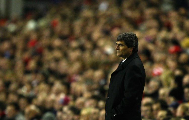 Real Madrids manager Juande Ramos under kampen på Anfield. 
