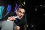 Robbie Williams, der her giver koncert for i Parken, er med i lobbygruppen Featured Artists' Coalition, der skal kæmpe for kunstnernes rettigheder. 