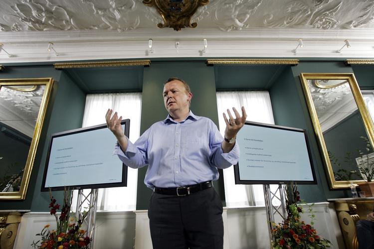 Finansminister Lars Løkke Rasmussen (V) da han fremlagde finansloven sidste år. Nu bliver anlægsloftet lempet. 