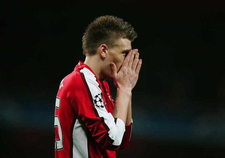 Nicklas Bendtner har spillet sig til mange chancer i denne sæson for Arsenal. Men de er også ofte blevet brændt. Derfor har pressen været på nakken af danskeren. Arkivfoto. 