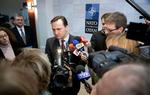 Polens udenrigsminister Radoslaw Sikorski har opgivet at slå den danske statsminister. 