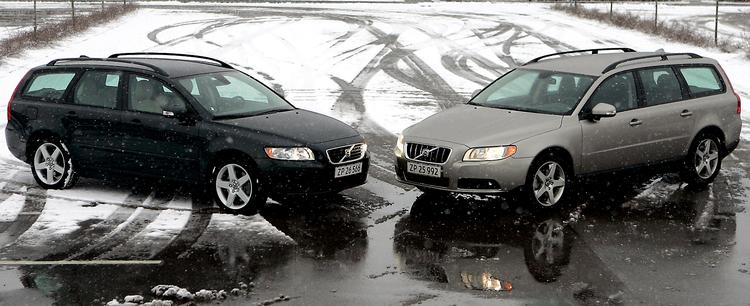 Designstilen er den samme i den lille Volvo V50 (tv.) og den store Volvo V70. De har også samme problem, nemlig at de ikke er specielt rummelige. 