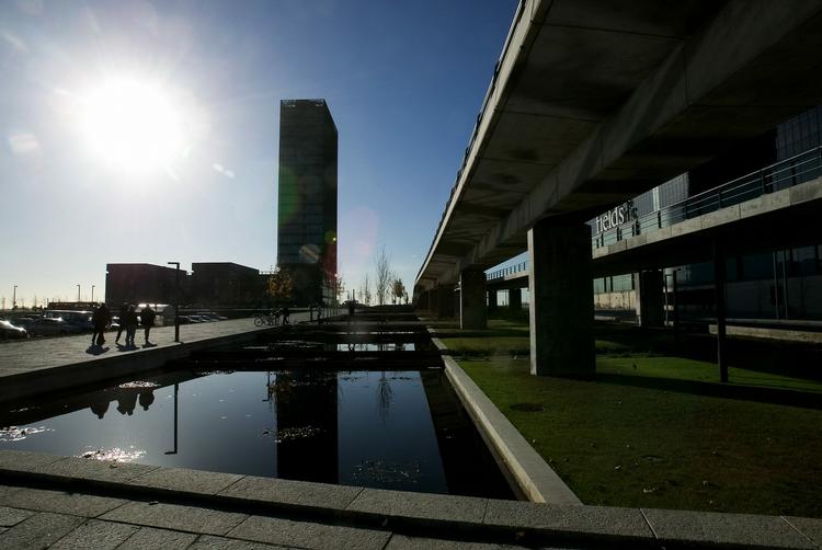 Ørestad Syd - her med Metrobanen, Field's og medicinalfirmaet Ferrings bygning - får action-parkområde. Ambitionen er mere liv i bydelen. 