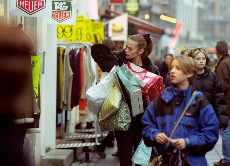 Mange forbrugere giver op, hvis deres nye varer går i stykker. De ved ikke at loven giver dem ret til at få byttet eller pengene tilbage. Arkiv 