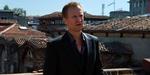 I tyske Tom Tykvers nye film spiler Ulrich Thomsen det,  danske skuespillere gør mest i  internationale film for tiden: en sleben skurk. Foto: Sony Pictures 