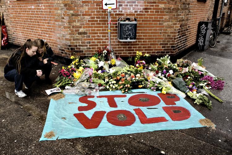 Der blev sidste år lagt blomster på gerningsstedet på hjørnet af Polensgade og Lergravsvej på Amager, hvor drabet på avisbudet fandt sted. 