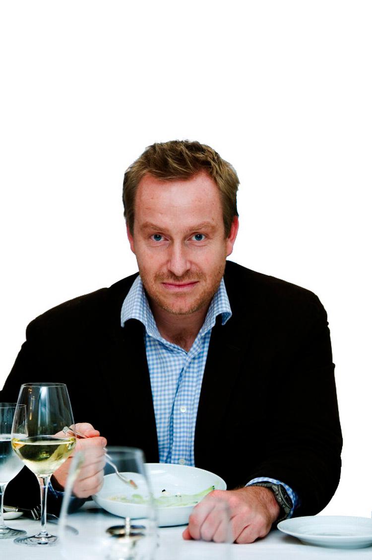 Adam Price er sammen med broderen James Price aktuel i DR2's 'Spise med Price' som sendes på onsdage. 