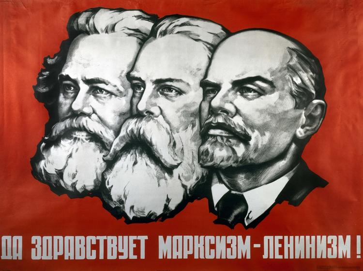 Karl Marx, Friedrich Engels og Lenin på klassisk plakat med teksten: Længe leve marxistisk leninisme. 