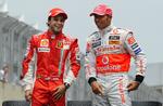 Sidste år vandt Felipe Massa (tv) seks løb, og Lewis Hamilton vandt fem, men det var englænderen, der blev verdensmester. Arkivfoto. 