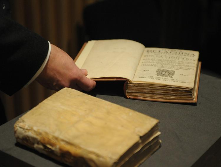 En stribe førsteudgaver – bl.a. Oscar Wildes 'The Picture of Dorian Gray' – er gået tabt på British Library. 