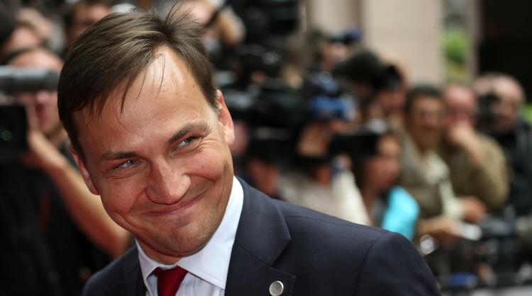 Polens udenrigsminister, Radoslaw Sikorski, gør et sidste forsøg på at blive Natos nye generalsekretær. (Arkivfoto) 
