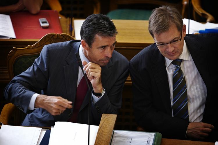 eg kender ikke noget til de sager, men jeg kender Bendt Bendtsen som et ærligt og redeligt menneske og har altid stolet på ham, siger statsministeren. Arkivfoto 