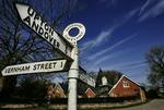 Landsbyen Linkenholt, 120 km. sydvest for London, er til salg for 230 millioner kroner. 
