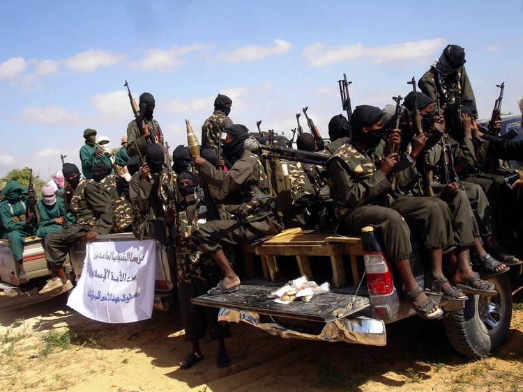 Somalias Al-Shahab militser kæmper mod den siddende regering. Nu får de støtte af Osama bin-Laden. Ifølge USA er Al-Shahab tilknyttet al-Qaeda. 