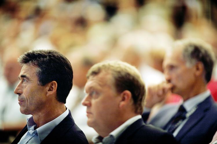 »Hvad er det, vi ser konsekvenserne af nu, hvis ikke de seneste års politik, hvor alternative strafformer og anden sødsuppe er blevet erstattet af en jernnæve?« 
