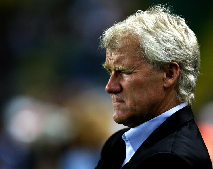 Morten Olsen brugte 45 forskellige spillere i 2008. Det sker ikke i 2009 - der står for meget på spil. Arkivfoto. 