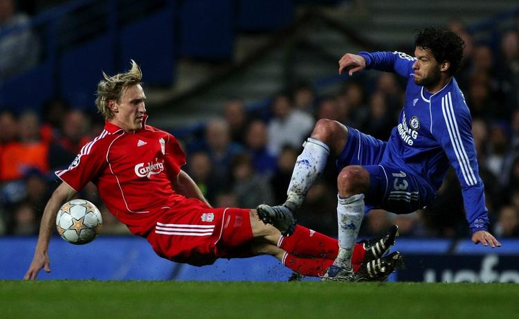Michael Ballack (til højre) og Chelsea måtte ud i forlænget spilletid for at sende Liverpool ud af Champions League i 2008. Arkivfoto. 