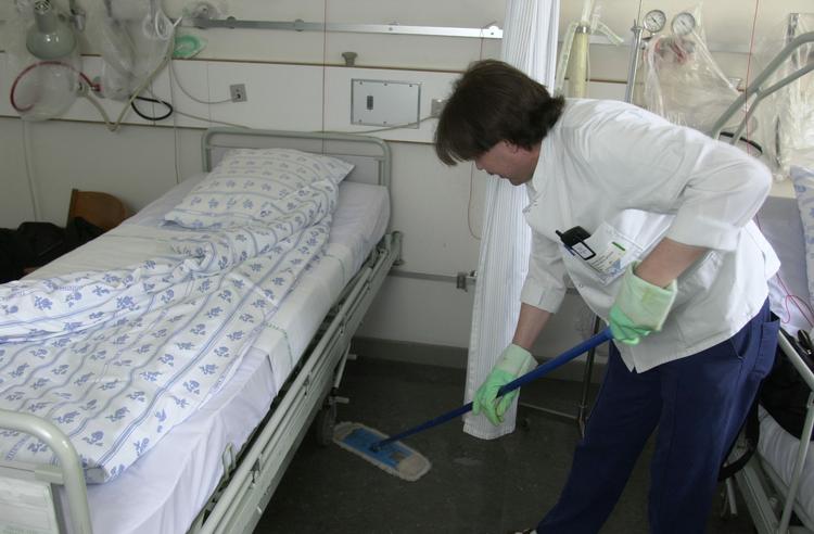 Sygehusene desinficerer de stuer, personer med den smitsomme bakterie, har være indlagt i. Arkivfoto. 