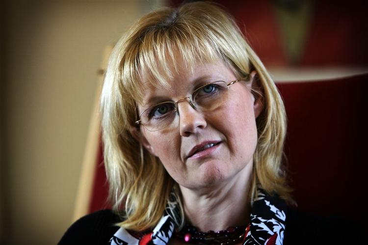 Også tidligere integrationsminister Rikke Hvilshøj (V) undlod i sin tid som øverstbefalende at oplyse om EU-retten. 