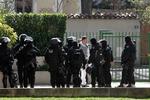 Politiets elitestyrker blev sat ind ved skyderi foran børnehave i Lyon, Frankrig. 
