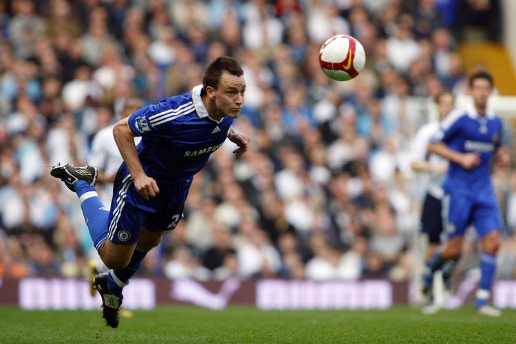 John Terry og holdkammeraterne i Chelsea tabte deres første kamp under manager Guus Hiddink. 