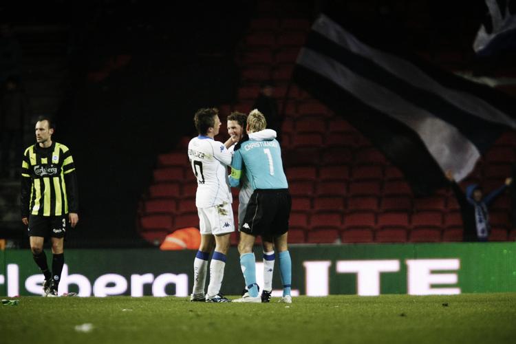 To gange Jesper, Grønkjær og Christiansen, deler sejrsglæden emd FC Københavns matchvinder, Morten Nordstrand. 