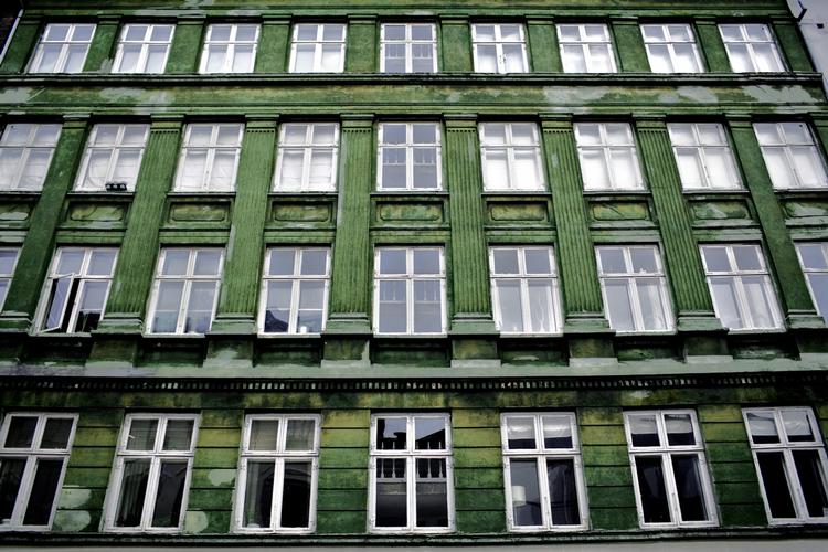 Især små lejligheder i Århus og København er nu så billige, at det igen er blevet attraktivt at lave forældrekøb. 