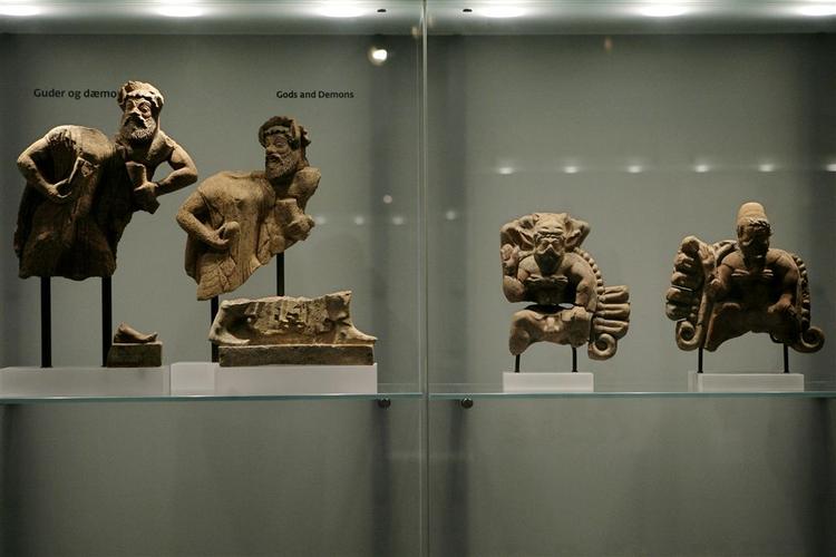 Ny Carlsberg Glyptotek i København købte i 1970'erne et større antal hælervarer til deres etruskiske samling. De er ikke omfattet af den internationale konvention, regeringen vil skrive under på. Arkivfoto. 