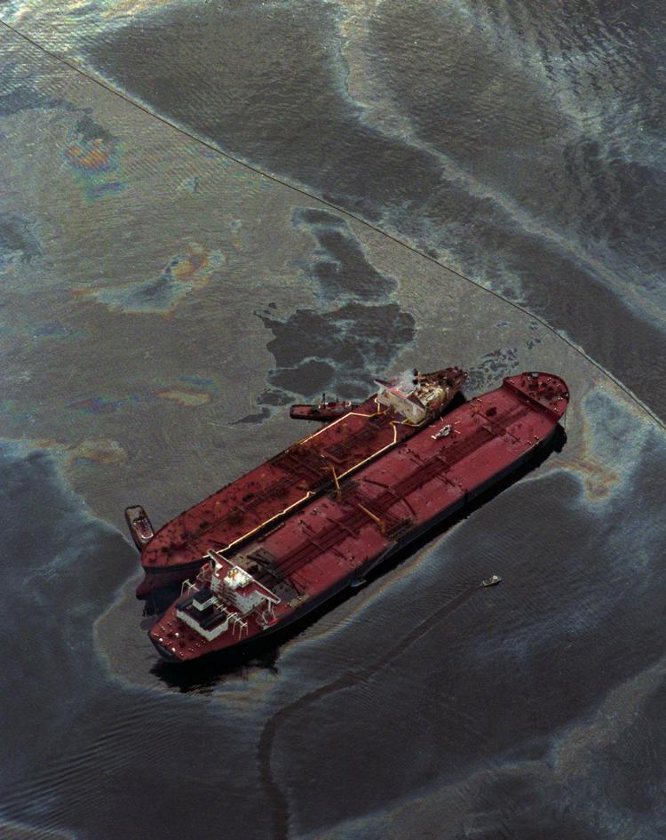 Efter olieudslippet blev Exxon Valdez bugseret til San Diego, hvor det gennemgik en større reparation. 