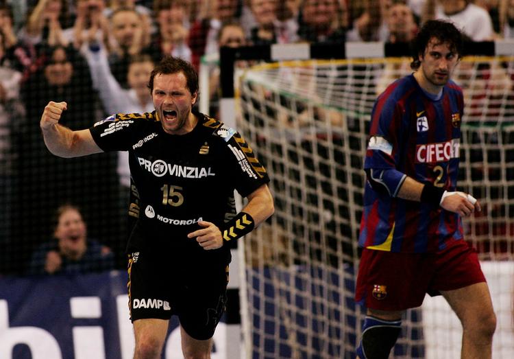 Lars Christiansen (til venstre) og Flensburg-holdet spiller onsdag CL-kvartfinale mod Hamburg. Arkivfoto. 
