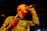 Den australske kulturminister Peter Garrett, der stadig optræder nu og da i sin 'anden rolle' som forsanger i bandet Midnight Oil, takkede Jørn Utzon ved arrangementet. Arkivfoto. 