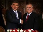 Tyrkiets præsident Abdullah Gül, til venstre i billedet, afviste under et besøg i den irakiske hovedstad, Bagdad, at Tyrkiet har besluttet, om man støtter Fogh som ny Nato generalsekretær. 