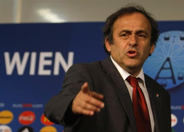 Michel Platini og Uefa er klar til at rejse tiltale mod en klub, der har medvirket til match fixing. Arkiv 