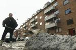 Det bliver dyrere at have vicevært efter at skattereformen lægger moms på. 