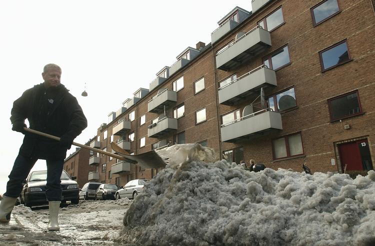 Det bliver dyrere at have vicevært efter at skattereformen lægger moms på. 