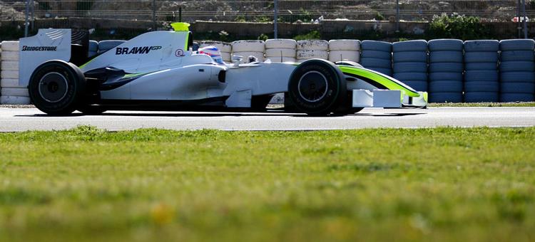 Brawn GP-køreren Jenson Button er klar til at køre i Melbourne efter den afviste protest fra tre af de etablerede Formel 1-mandskaber. Arkivfoto. 
