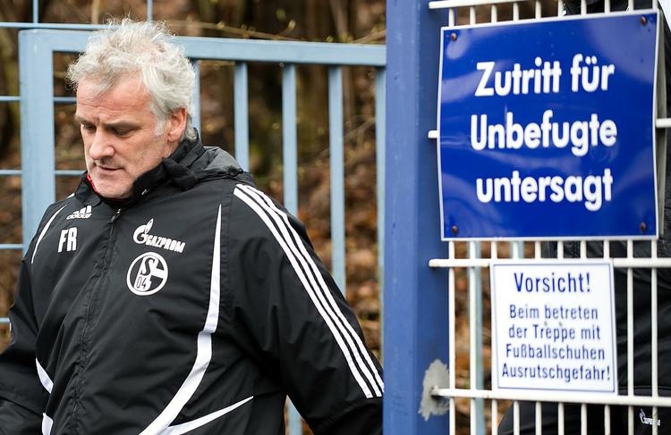 'Ingen adgang for uvedkommende'. Fred Rutten er fortid i Schalke 04. 