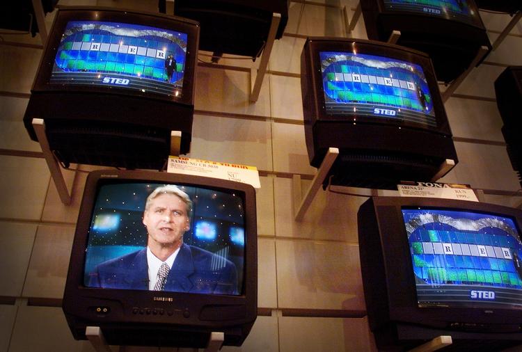 Der var engang, hvor det var Lykkehjulet, der for over skærmen. Fremtidens tv kræver en digital boks for den cirka million danskere, der ser tv via en almindelig antenne. 