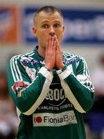 GOG's målmand Peter Henriksen havde store problemer med verdensstjernen Nikola Karabatic i kampen mod Kiel. Arkivfoto 