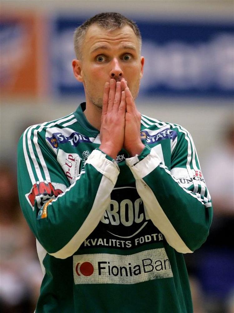GOG's målmand Peter Henriksen havde store problemer med verdensstjernen Nikola Karabatic i kampen mod Kiel. Arkivfoto 