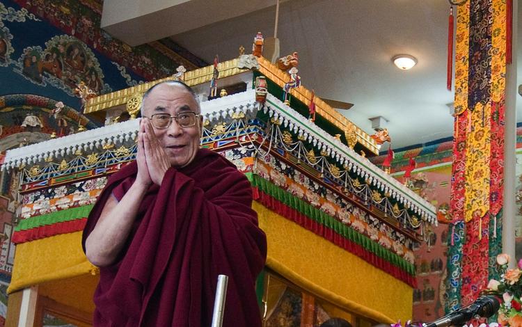 Det er ikke sikkert for Dalai Lamas ansatte at sende fortrolige oplysninger via computere. En kæmpe sag om IT-spionage er blevet optrevlet, hvor computere der tilhører den tibetanske leders organisation var blandt de ramte. 