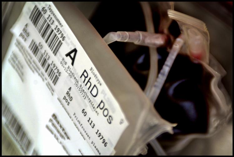 Der arbejdes i flere lande – heriblandt i Frankrig og Australien – intenst med at udvikle ’kunstigt’ blod; et medicinsk produkt, som også vil være efterspurgt af militære myndigheder til behandling af sårede soldater, for eksempel i Afghanistan. 