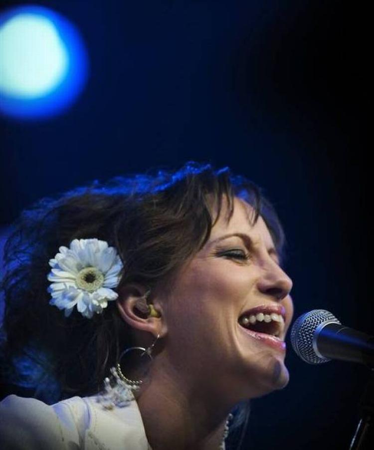Lisa Nilsson optrådte sidst i Danmark i rollen som jazzdiva. Nu kommer hun snart til byen med sit svensk-brasilianske band. 